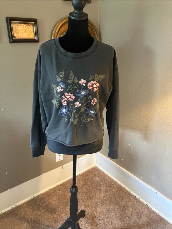Abercrombie & Fitch Sweaters - Abercrombie & Fitch Black Crewneck Sweatshirt embroidered